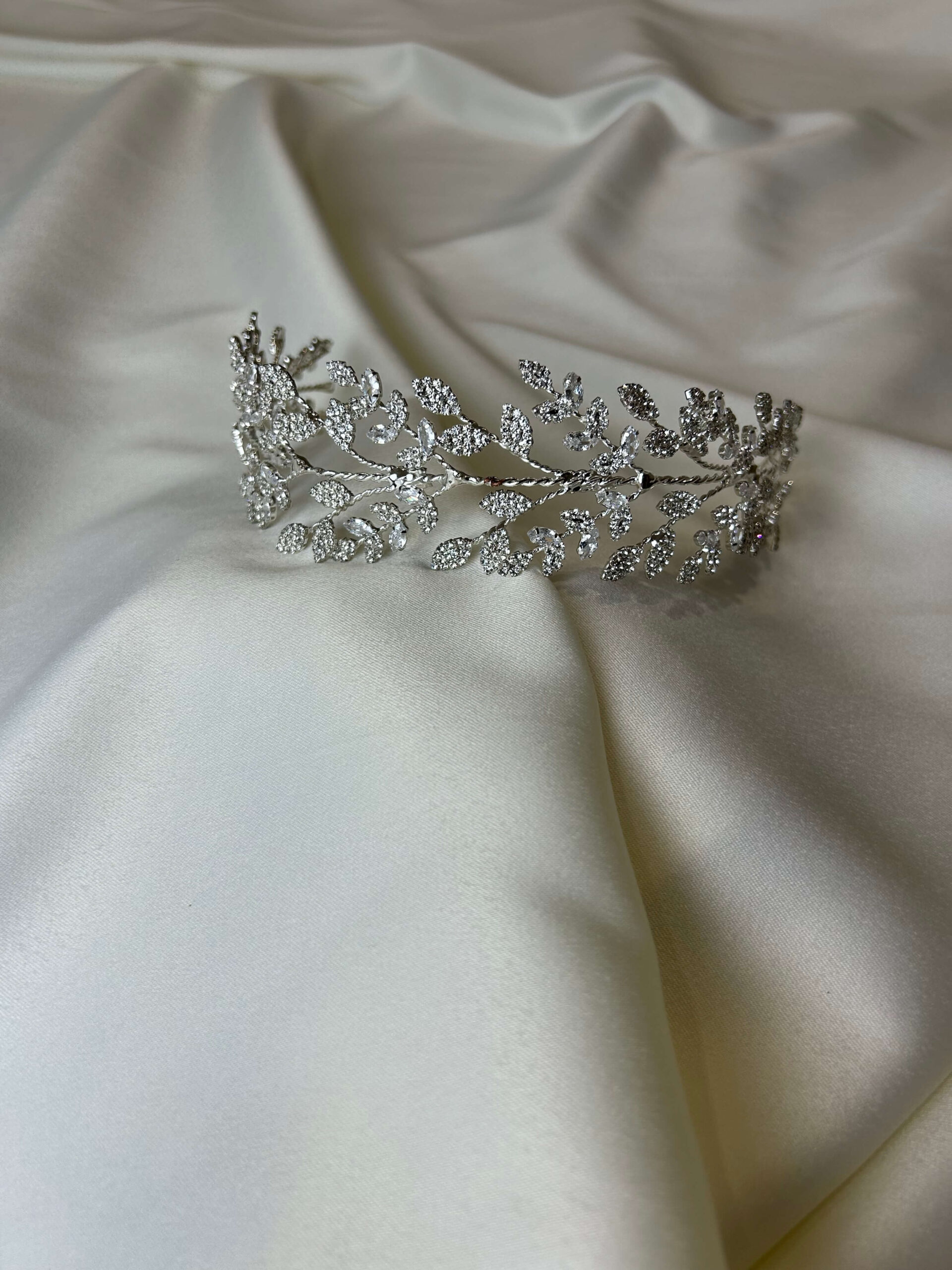 Bijou de tête pour mariée effet feuilles