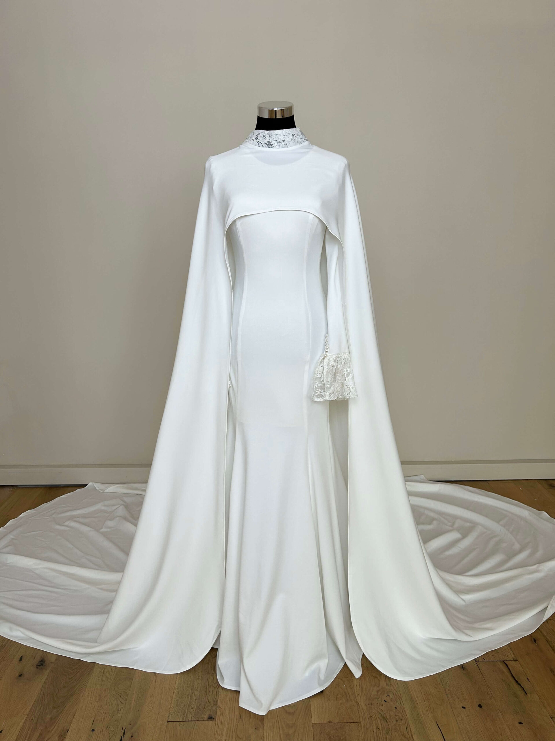 Robe de mariée SIA, avec cape